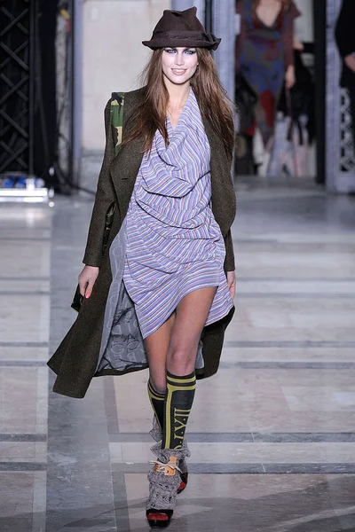 Look 30